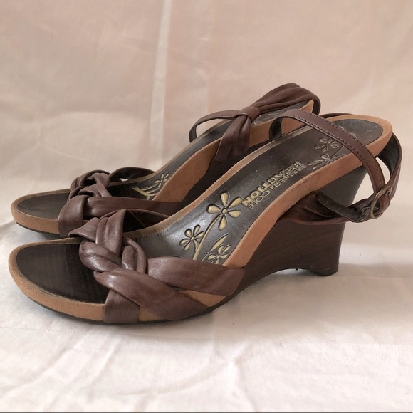 Kenneth Cole Reaction Wedge Sandals - Picture 5 of 7